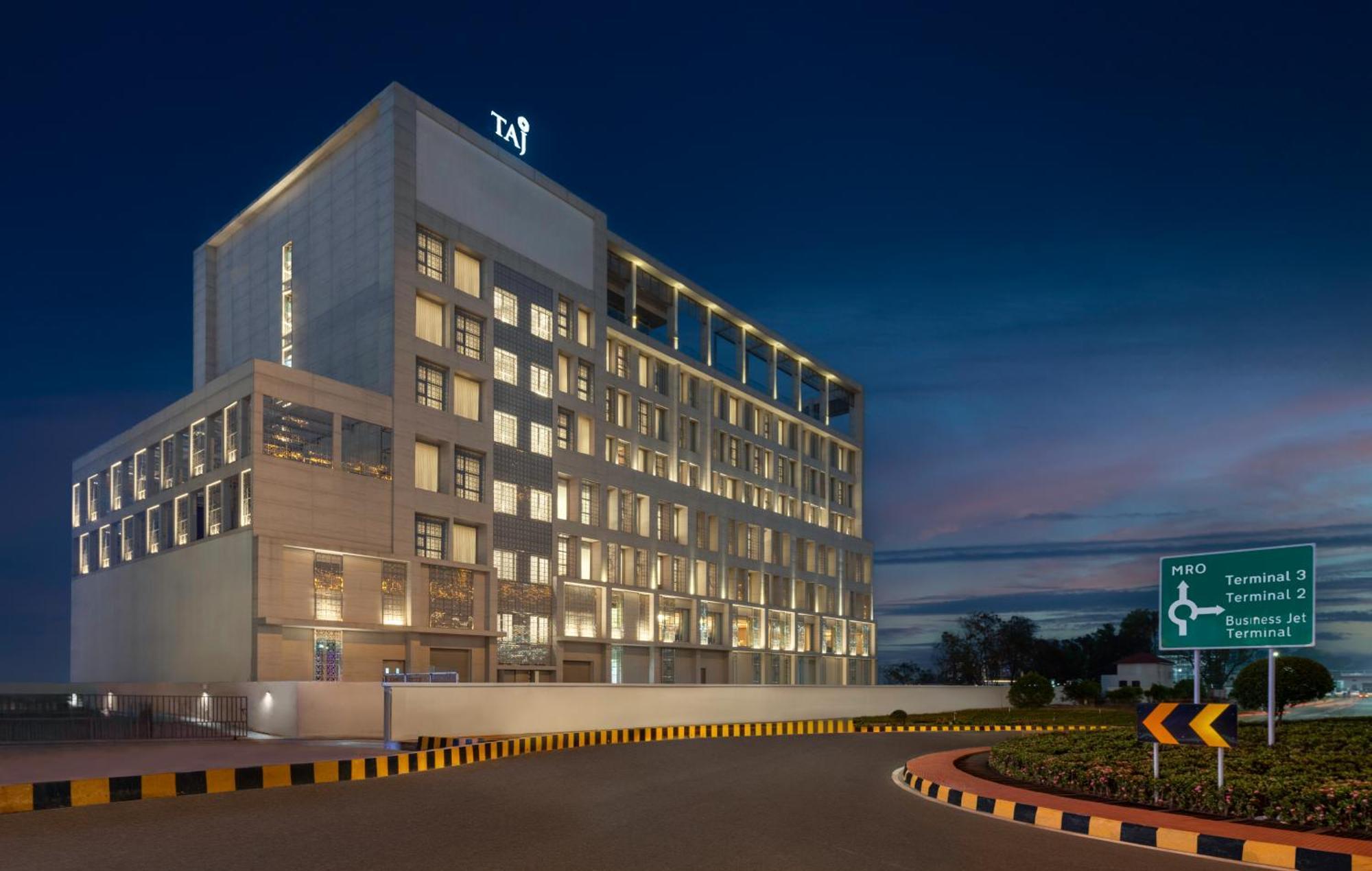 Отель Taj Cochin International Airport, Kerala Коччи Экстерьер фото